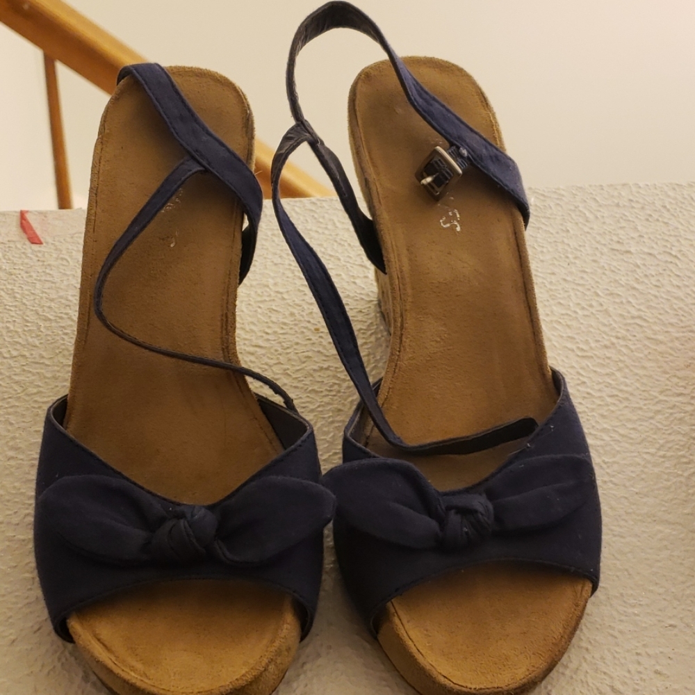 Shoes - Picture 3 of 4